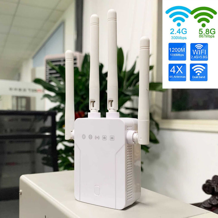 WiFi Extender with dual-band support, four antennas, and 1200Mbps speed.