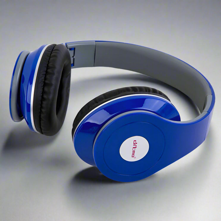 Wired gaming headphone with heavy bass in blue color featuring ear protection design.